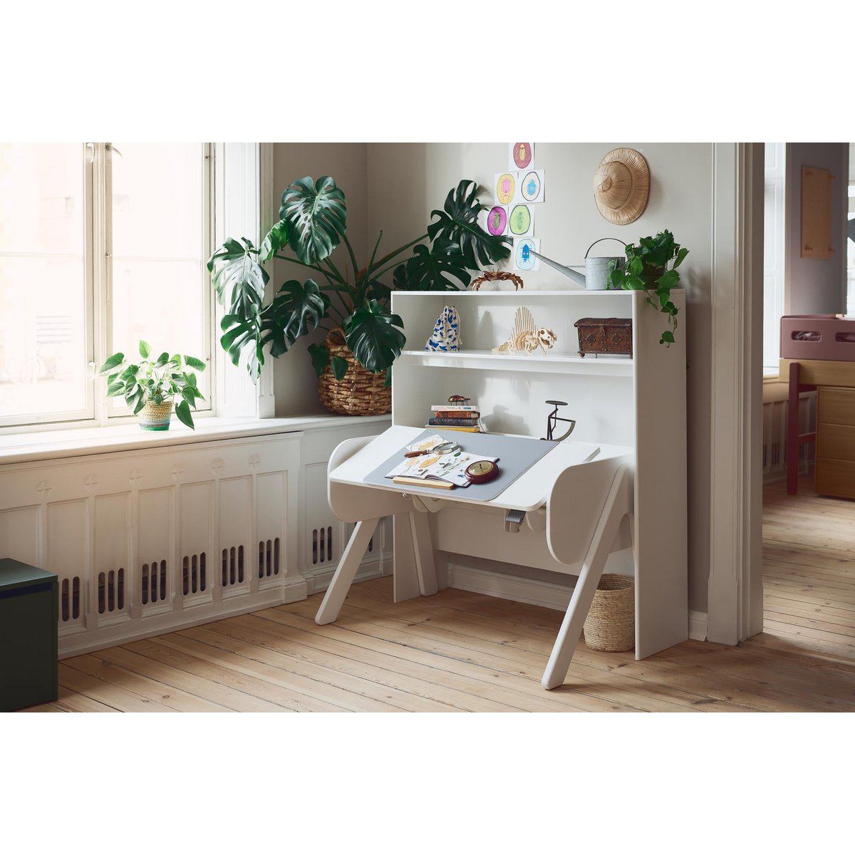 Bureau boisé, blanc