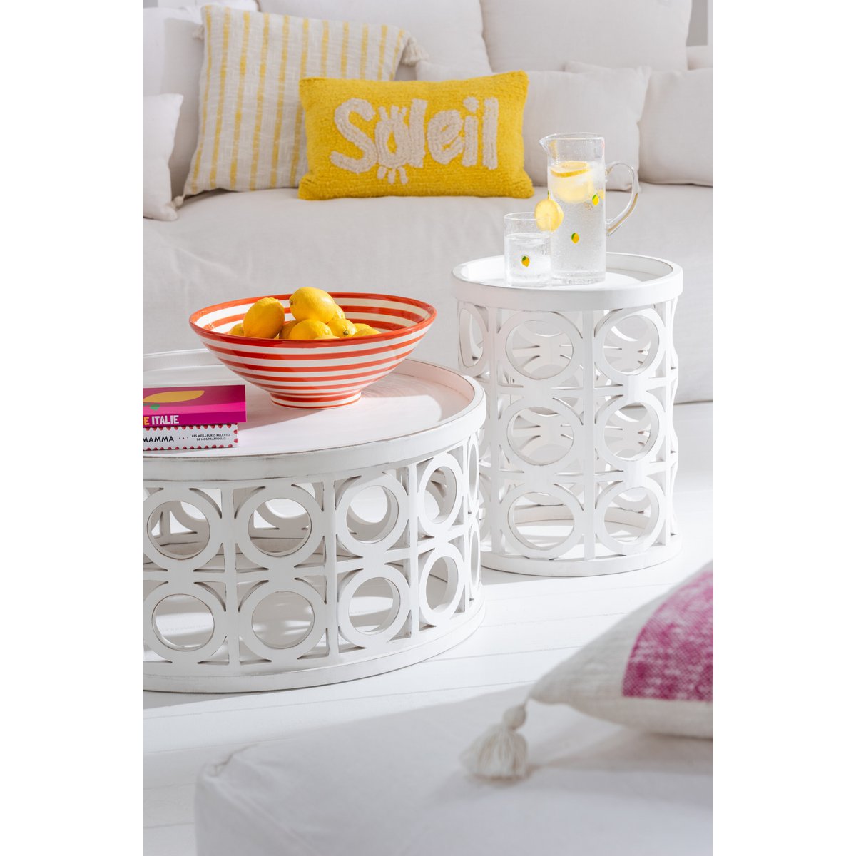 Table basse J-Line en épicéa sculpté/MDF blanc