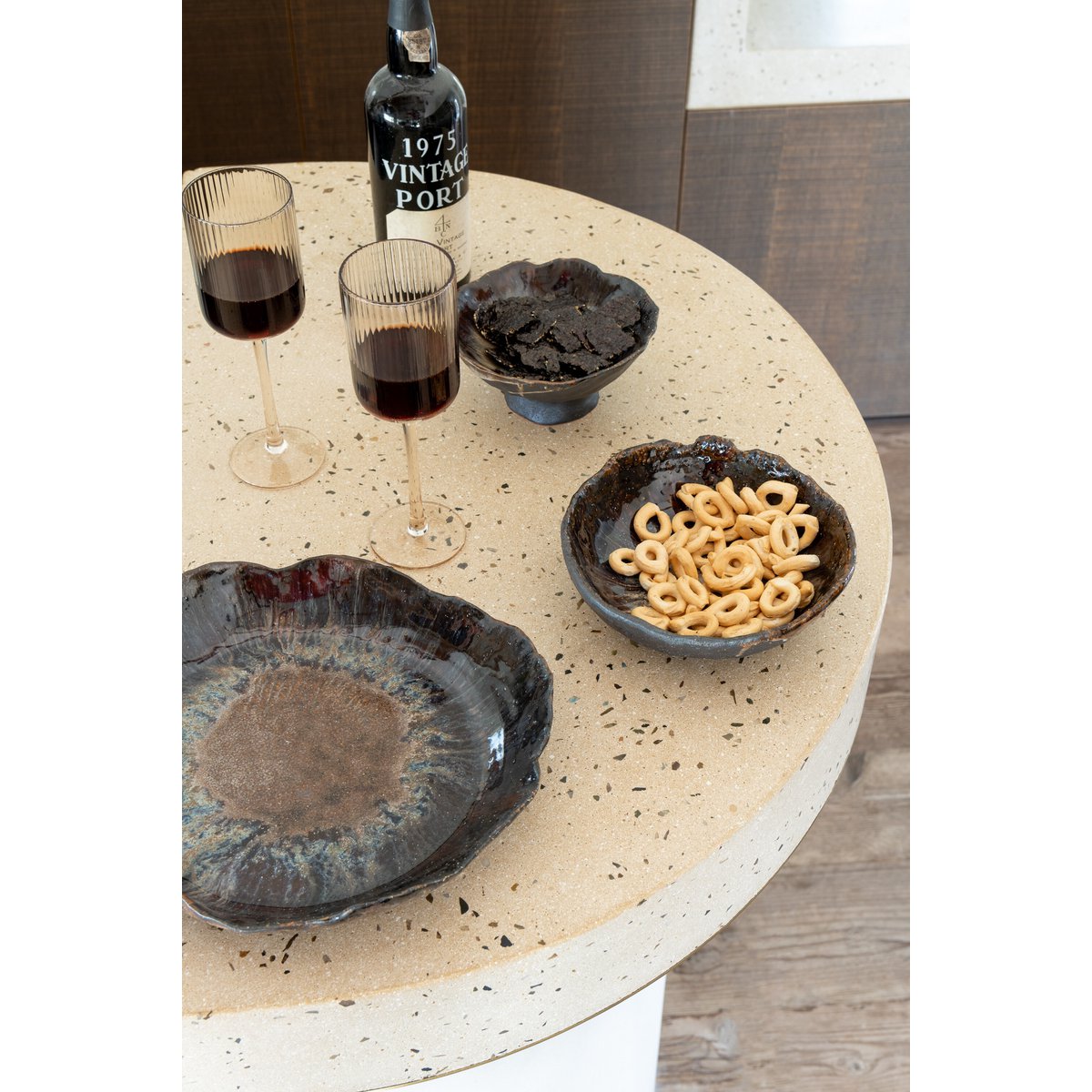 Plateau J-line décoratif Naga Ceramic Brown / Black Medium