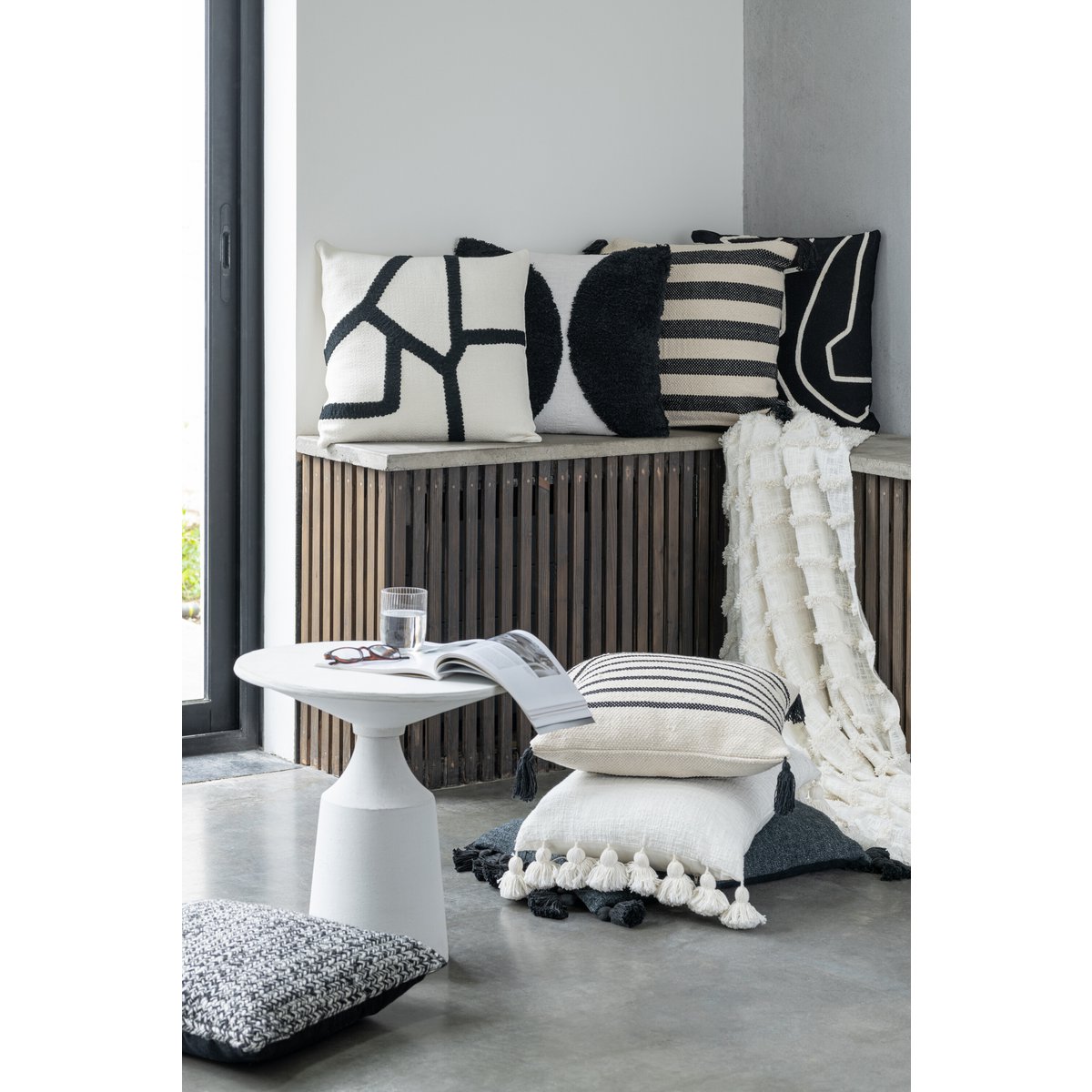 Coussin J-Line Pompon - coton - blanc