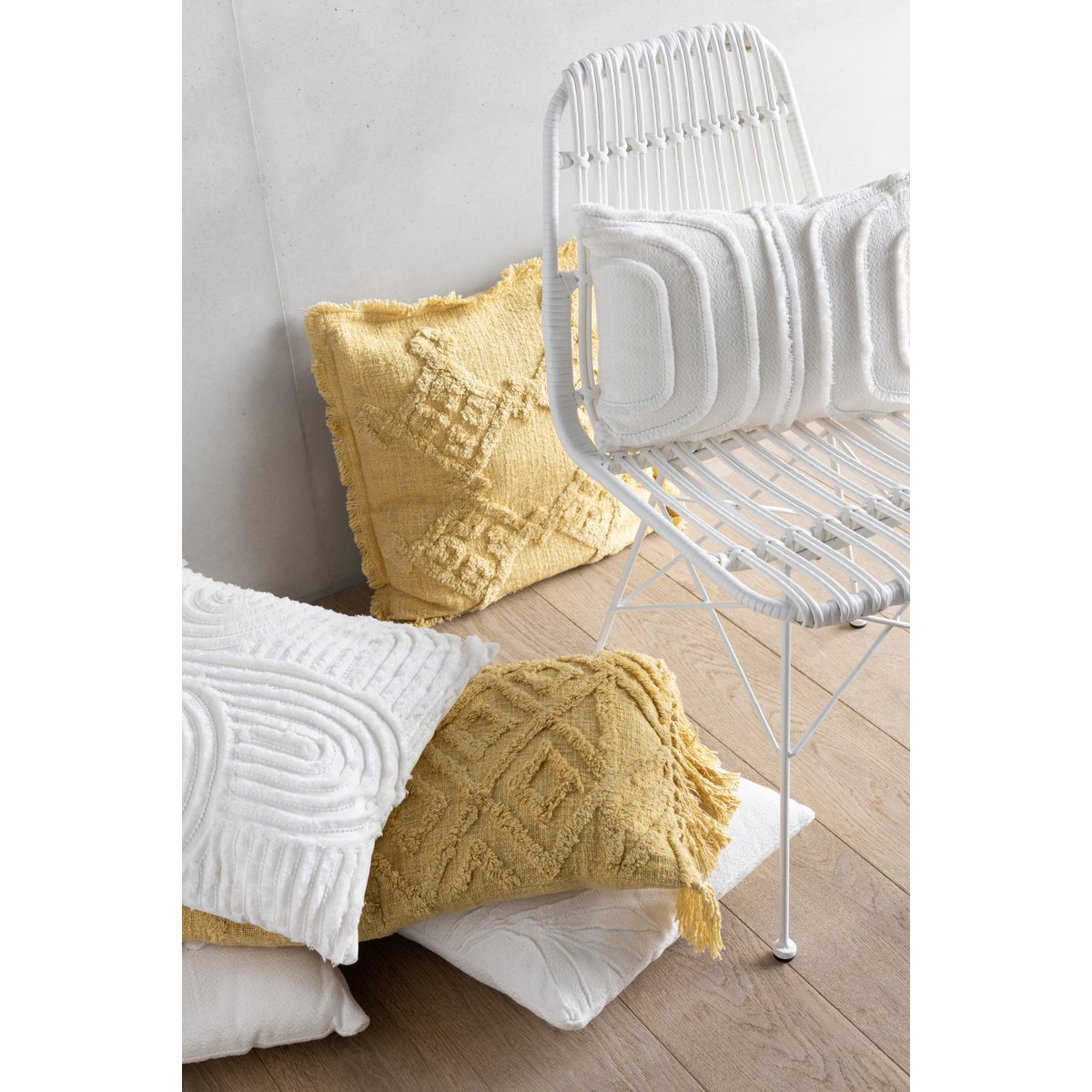 Coussin J-Line Pompon - coton - moutarde