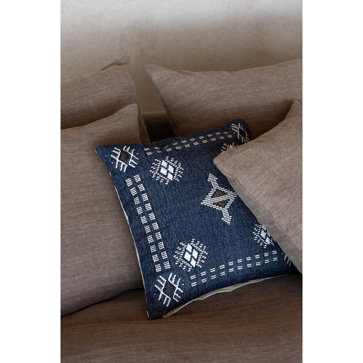 J-Line Coussin Carré Motifs Ethniques Coton Bleu Foncé/Blanc