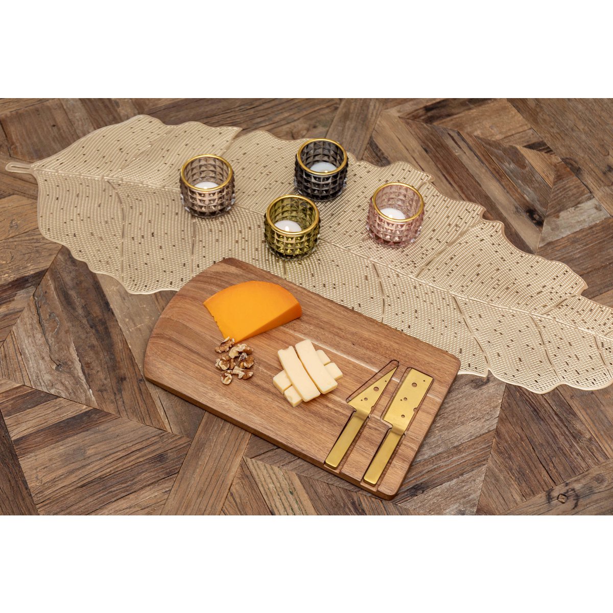 PLAT A FROMAGE EN BOIS AVEC 2 COUTEAUX