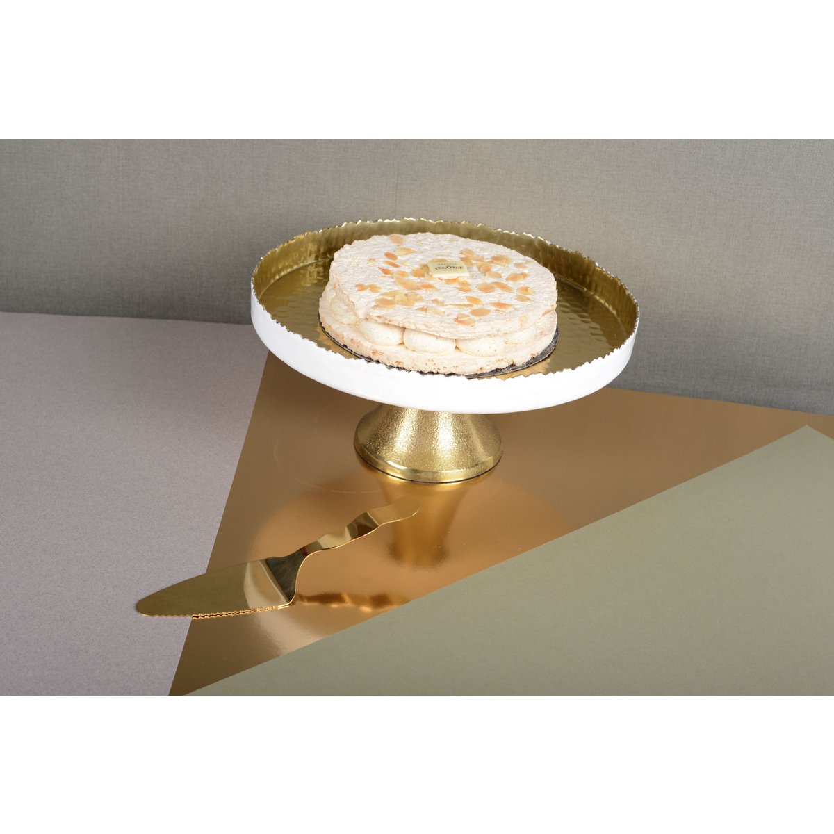 PLATEAU ROND BLANC ET DORE MARTELE SUR PIED 30X30X12.5CM